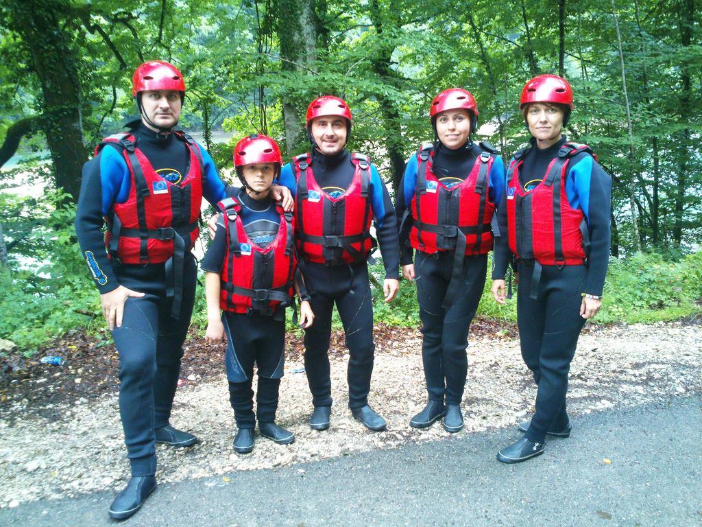 Rafting Camp Tara Center Tri Vodenice Bastasi Екстер'єр фото