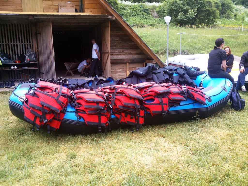 Rafting Camp Tara Center Tri Vodenice Bastasi Екстер'єр фото